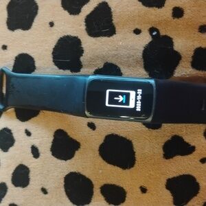 Fitbit charge 5, in good preloved condition